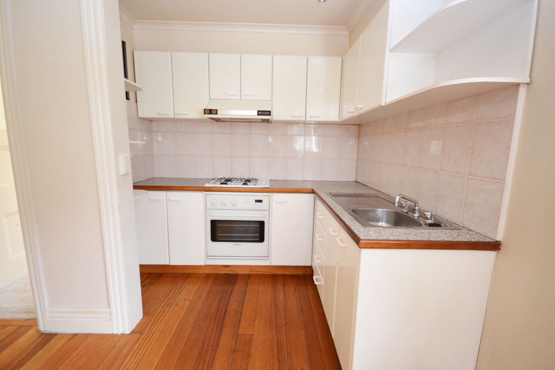 FABULOUS LOCATION & PRICED TO PLEASE