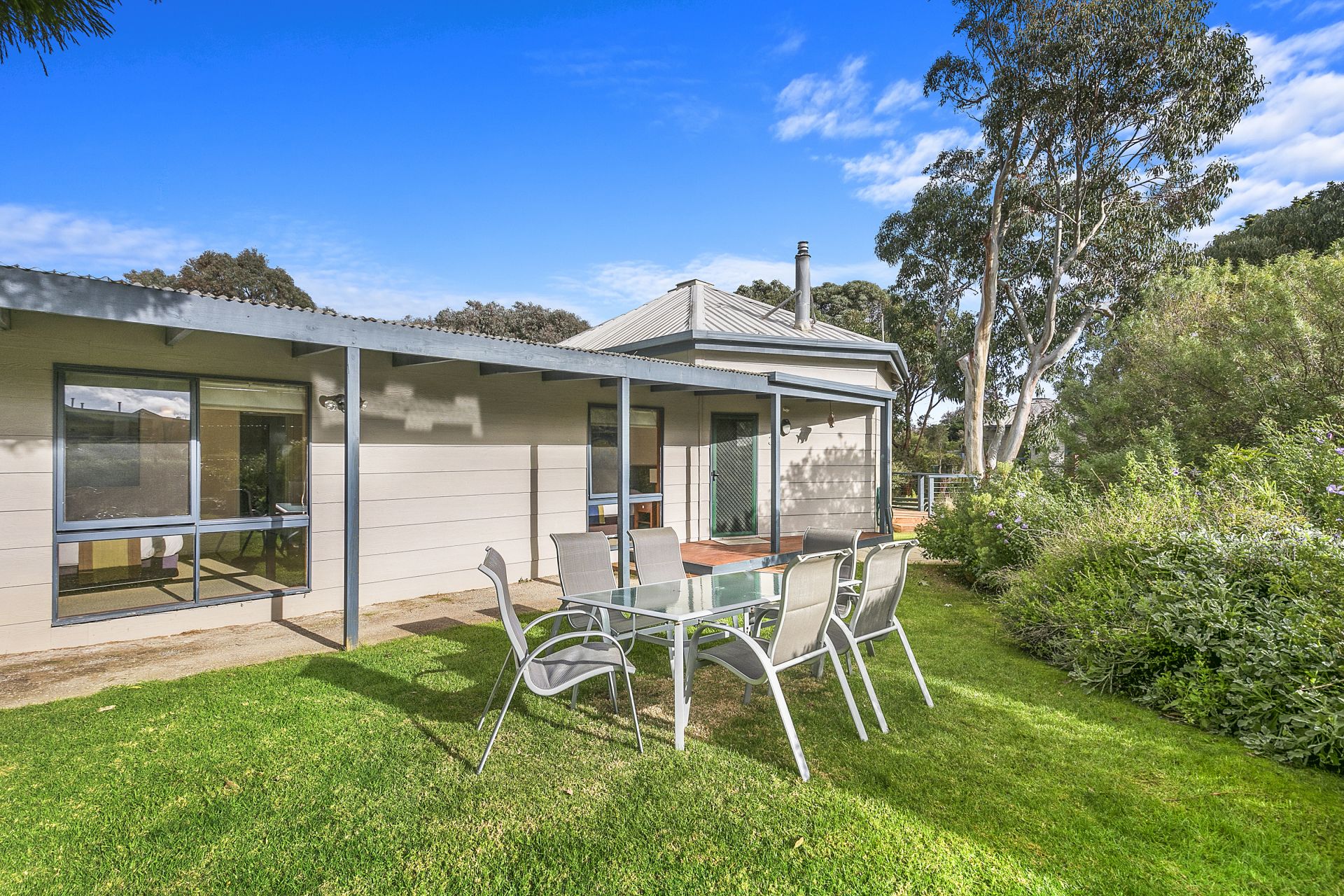 3/2-4 Barton  Court, Aireys Inlet - Thumbnail 2