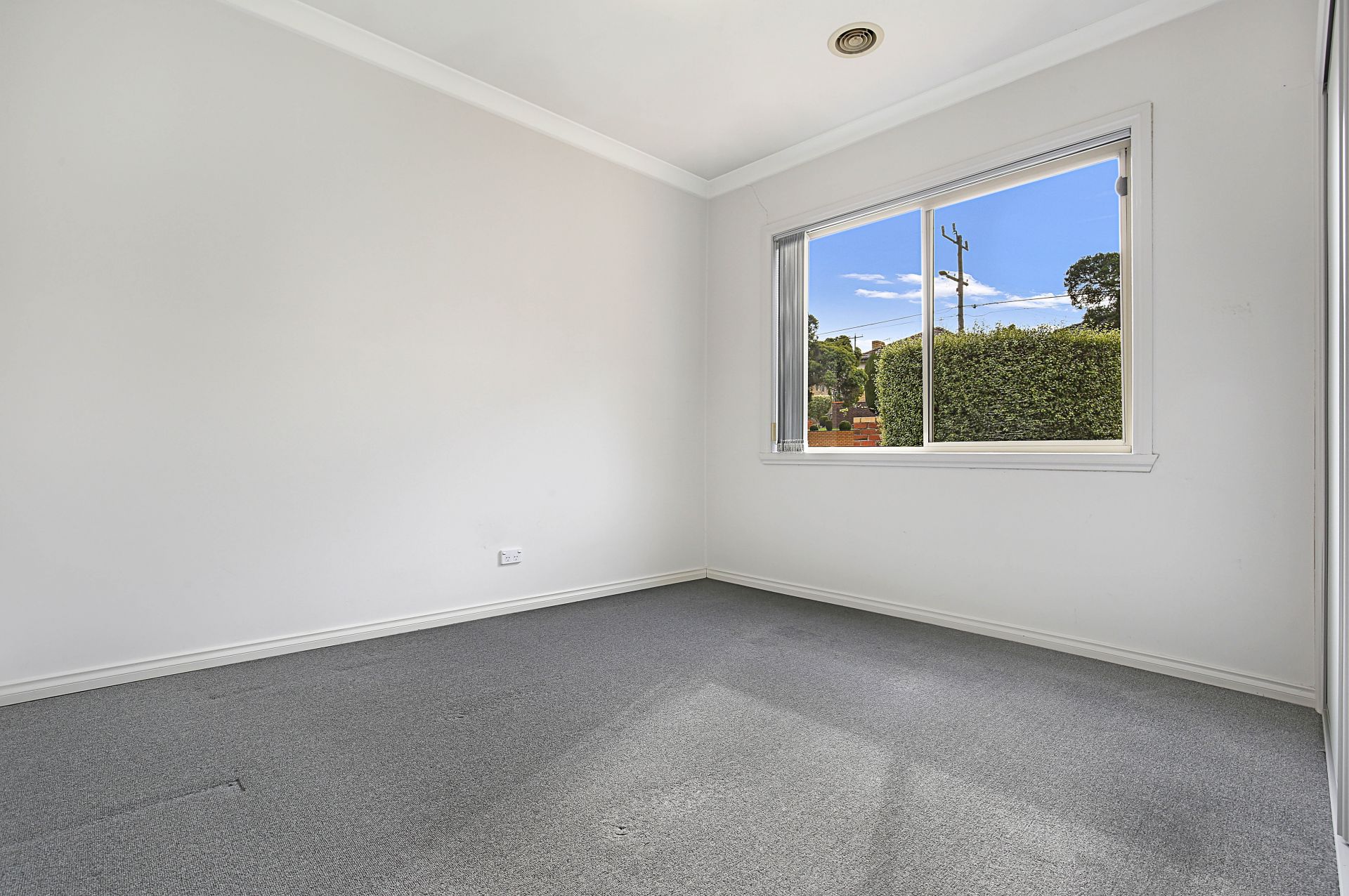 3 BEDROOM DELIGHT!