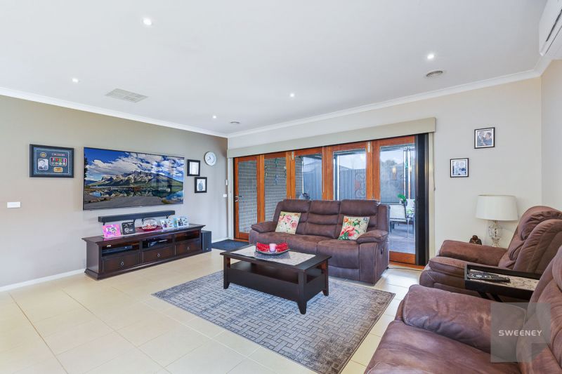23 Lone Pine Square, Bacchus Marsh - Thumbnail 7
