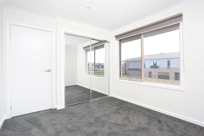 2 Birdhaven Street, South Morang