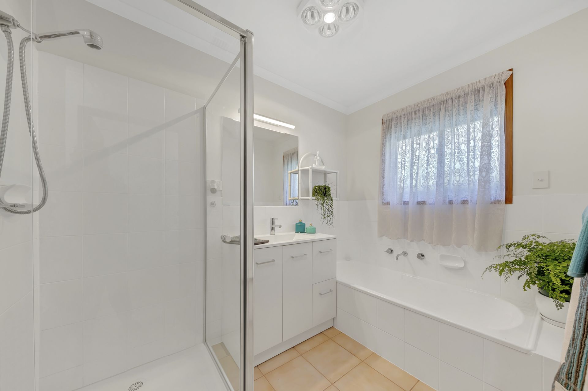 Effortless Living, Inspired Entertaining.        UNDER CONTRACT