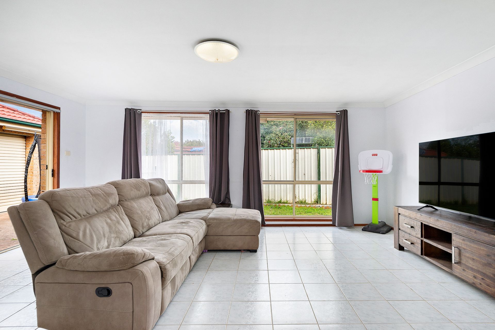 Real Estate For Sale 6 Quinion Place Ambarvale , NSW