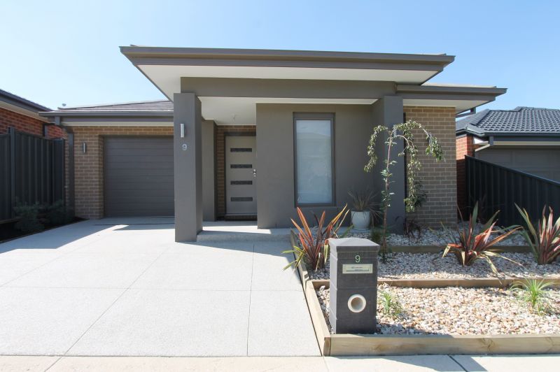 9 Erindale Rise, Mernda