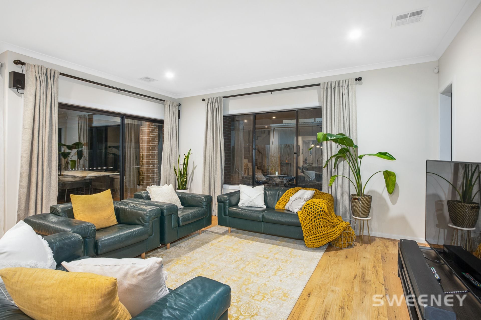 22 Lawrence Court, Altona North - Thumbnail 3
