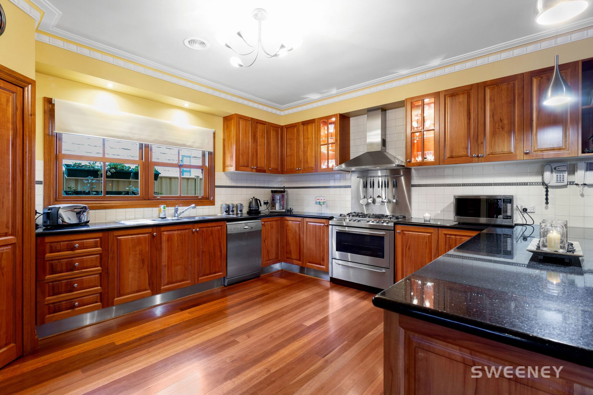 32 Markham Way, Altona Meadows - Thumbnail 3
