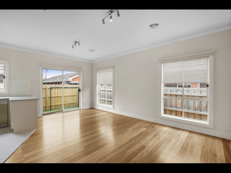 7/4 Eleanor Street, Footscray - Thumbnail 2