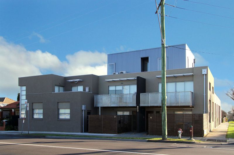 9/853 High Street, Reservoir