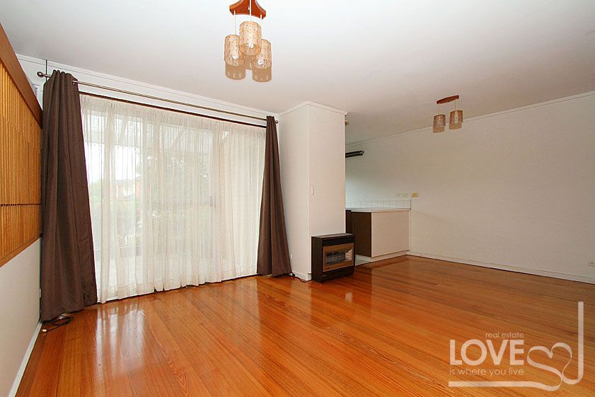 IMMACULATELY PRESENTED AND PERFECTLY SITUATED