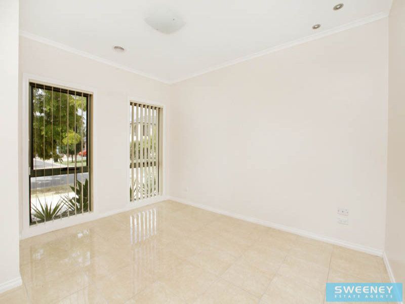 15 Wattlepark Street, Caroline Springs - Thumbnail 6