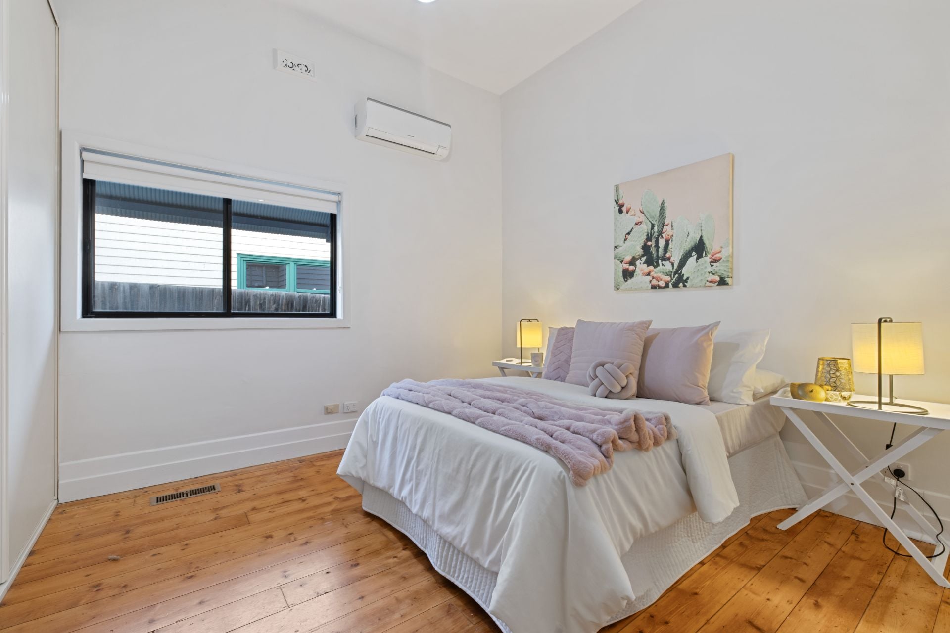 Central Position, Full Of Charm