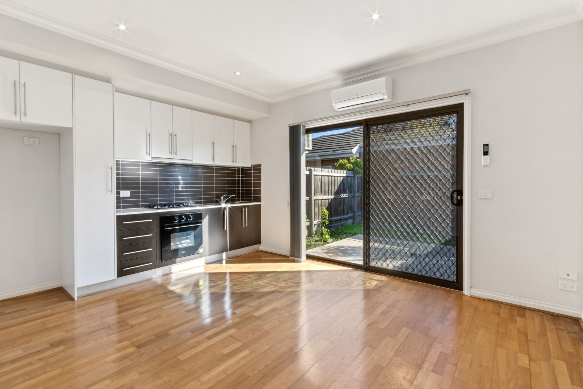 Easy Living in Reservoir