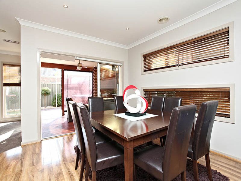 8 Grandstand Avenue, Caroline Springs - Thumbnail 5
