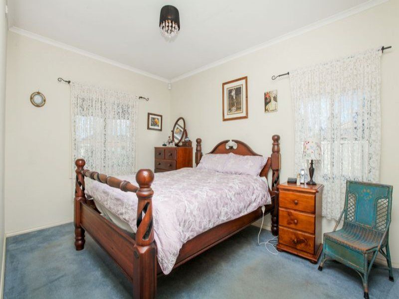 10 Millstream Way, Caroline Springs - Thumbnail 6