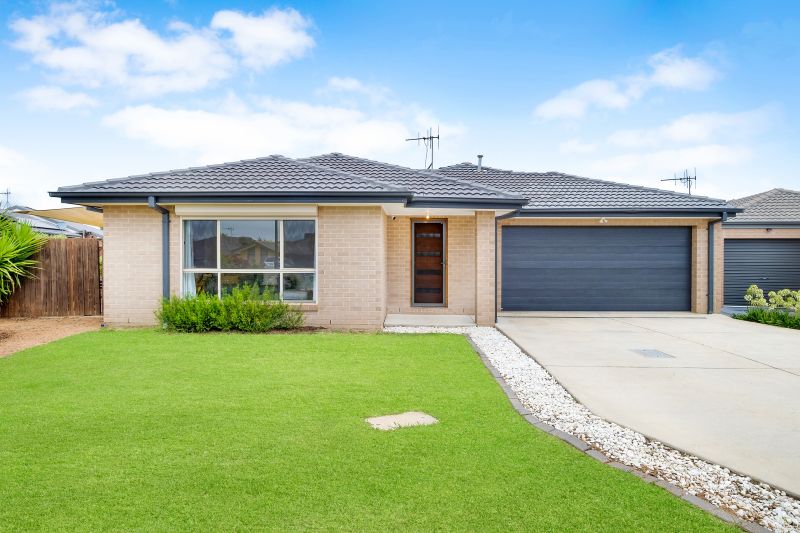 Real Estate For Sale 9 Boelke Place Macgregor , ACT