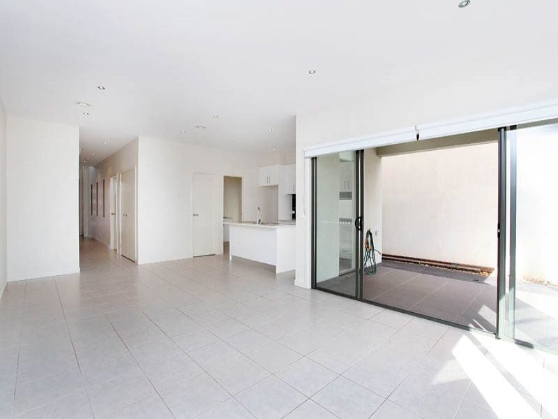 7 Boathouse Drive, Caroline Springs - Thumbnail 6