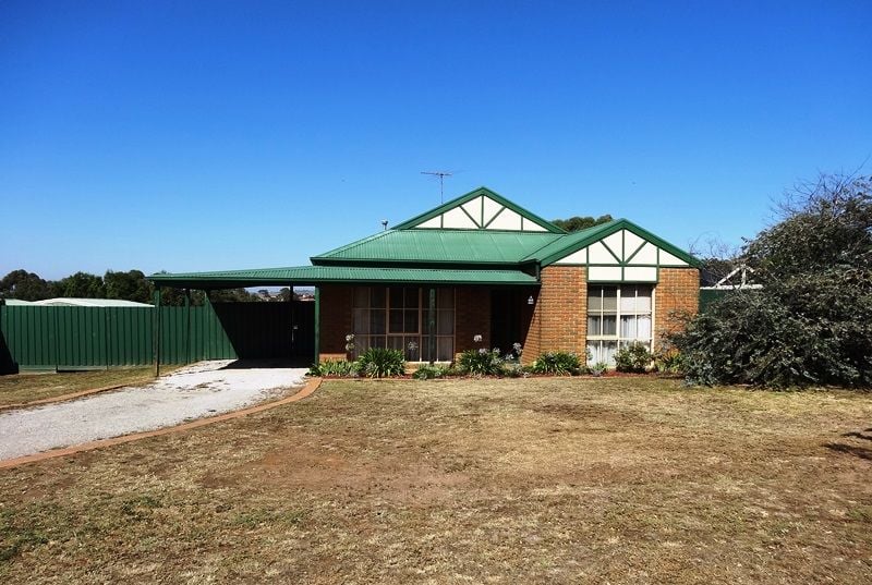 141 Halletts Way, Bacchus Marsh - Thumbnail 2
