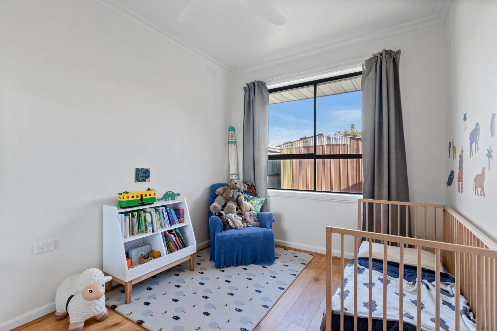 Stunning Renovated 3-Bedroom House in Reservoir