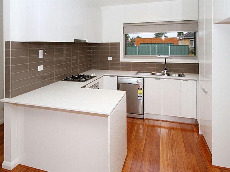 17 Lindsay Street, Reservoir