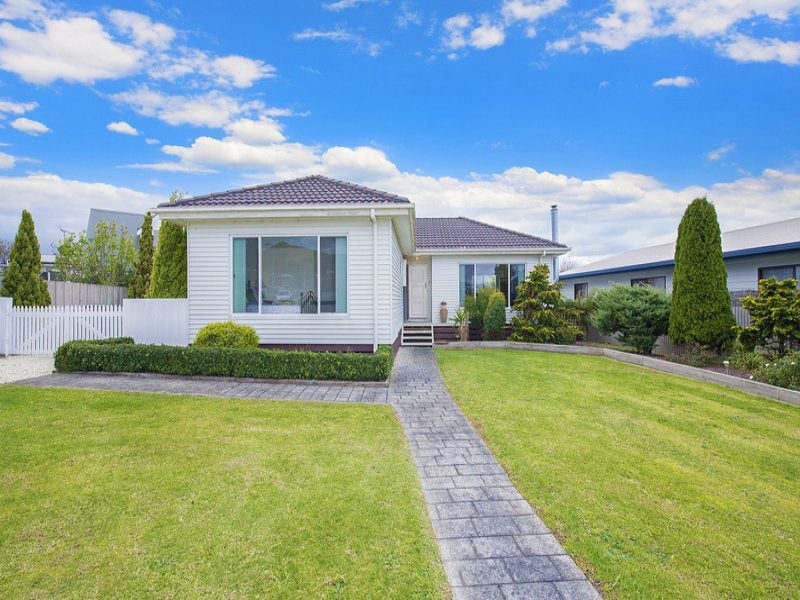 39 Murray Square, Apollo Bay - Thumbnail 2