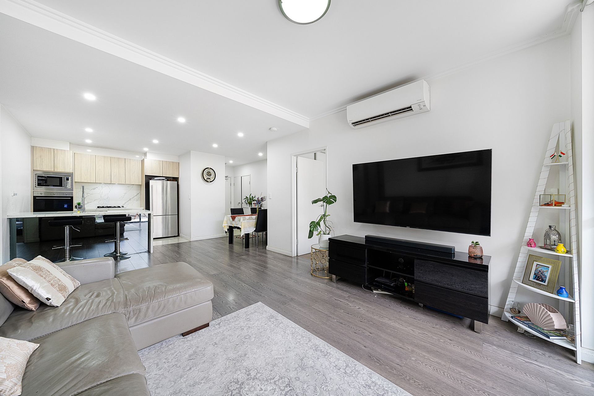 101/4-8 Smallwood Avenue, Homebush, Homebush - Thumbnail 3