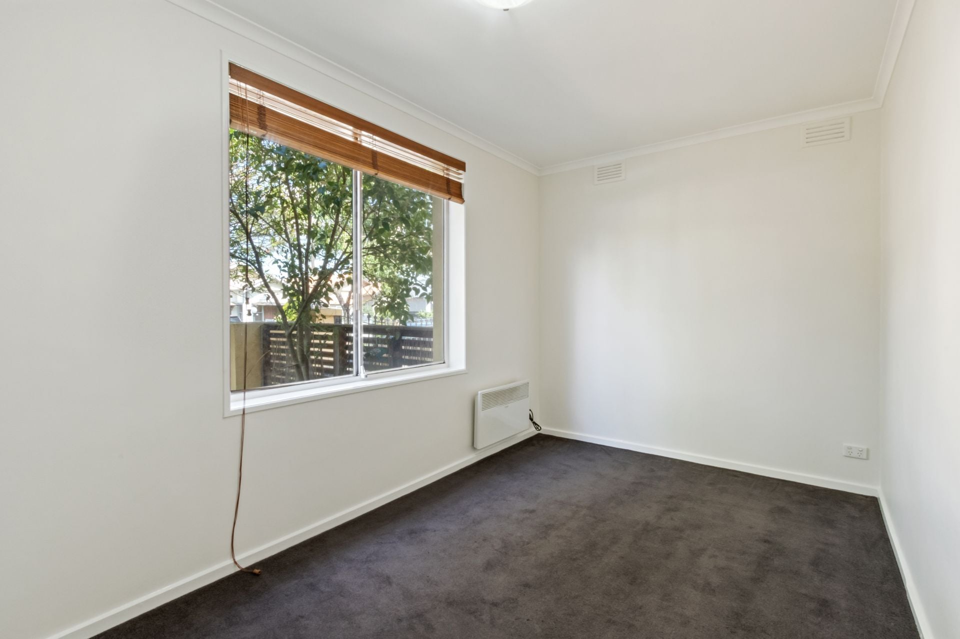 A large courtyard to enjoy this summer!