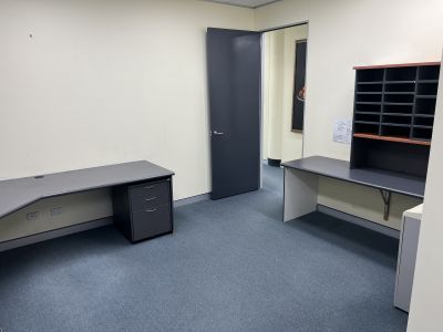 TIDY OFFICE IN SOUTH BRISBANE