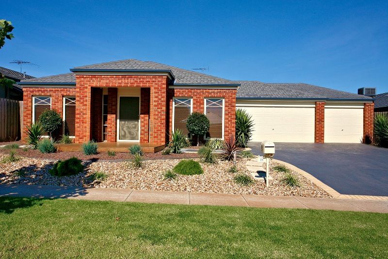 24 Hillcrest Court, Melton West - Thumbnail 2