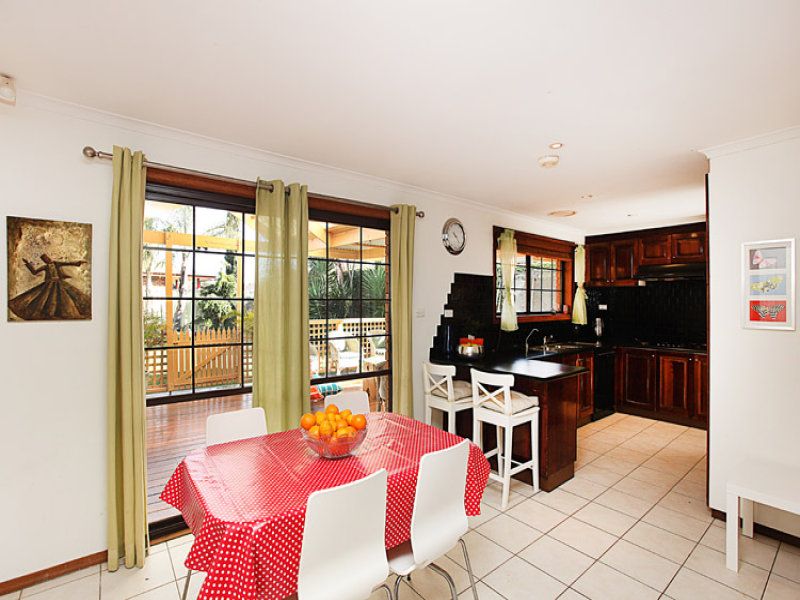 18 Pollywoodside Drive, Altona Meadows - Thumbnail 5