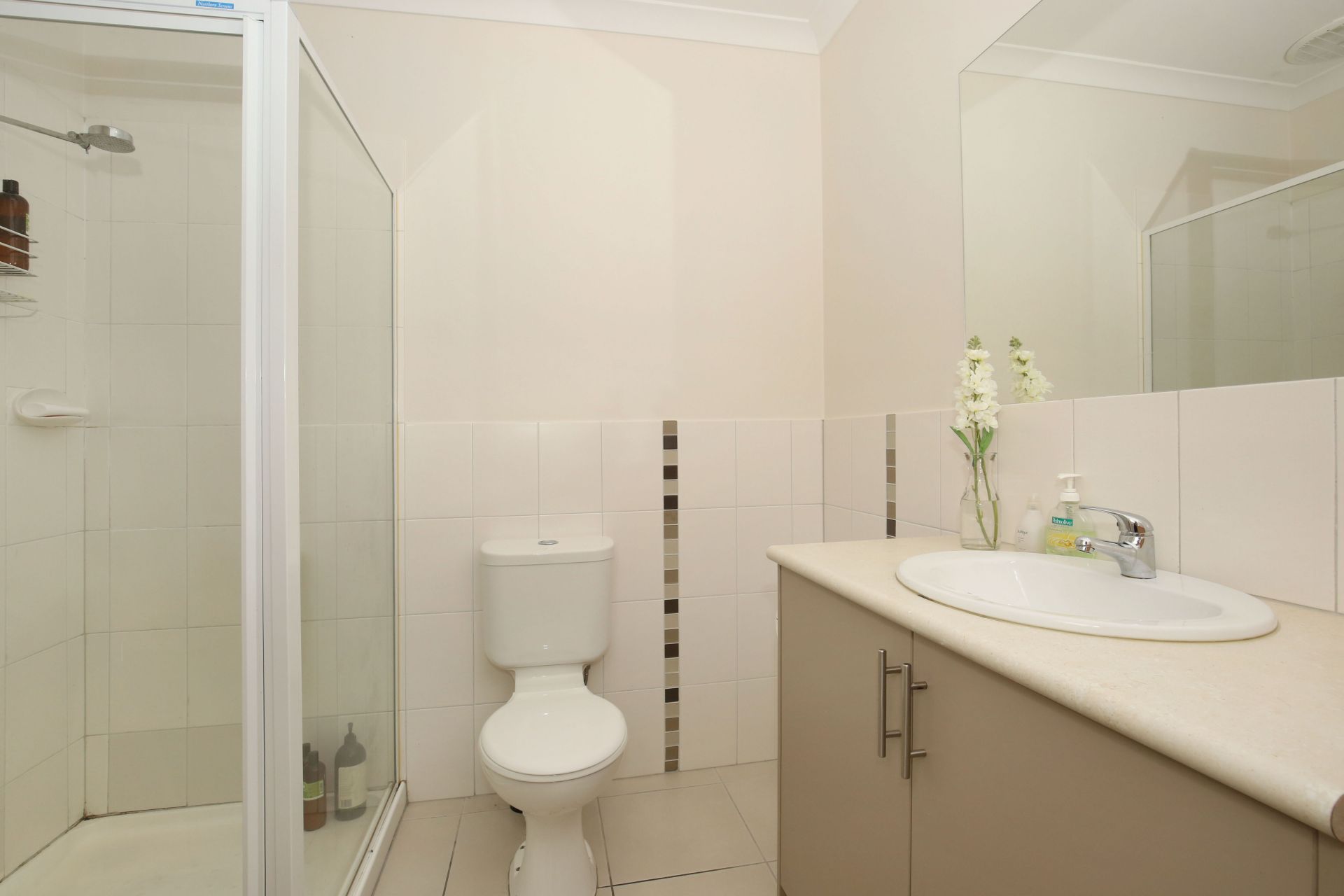ENTICING LOCATION WITH AN ENVIABLE LIFESTYLE
