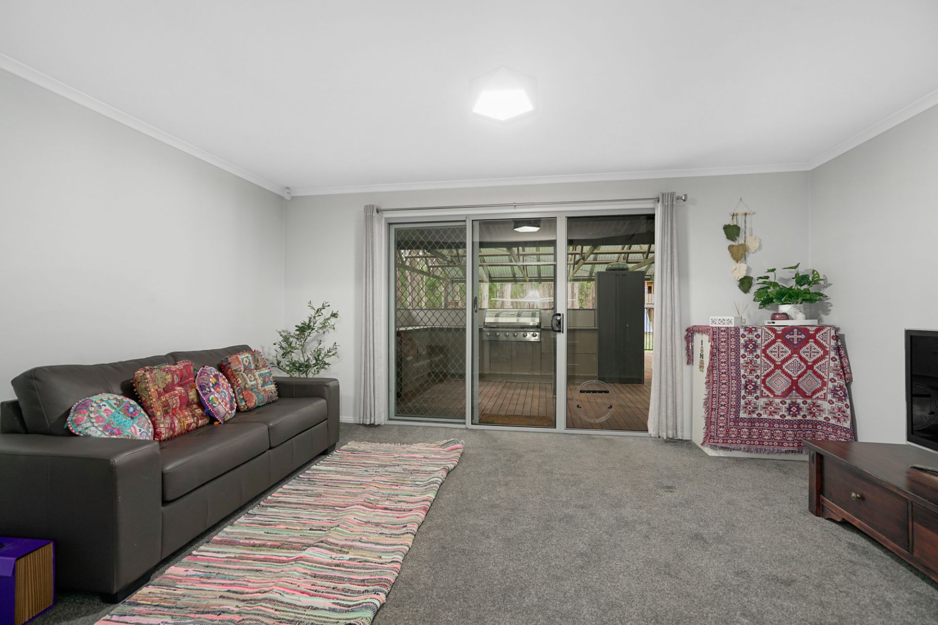 61 Grevillea Drive, Enfield, Enfield - Thumbnail 6