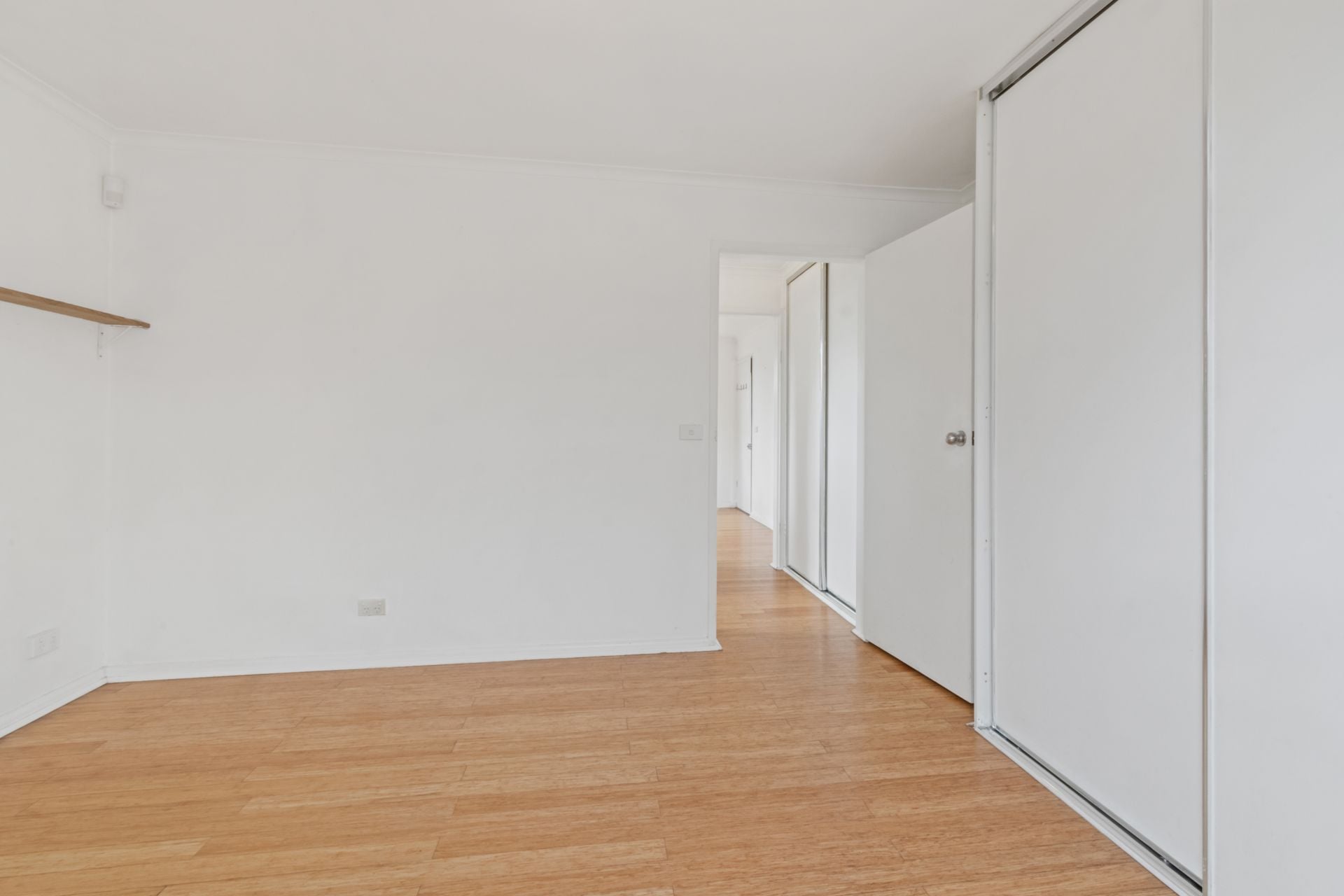 One Bedroom Apartment with Huge Courtyard