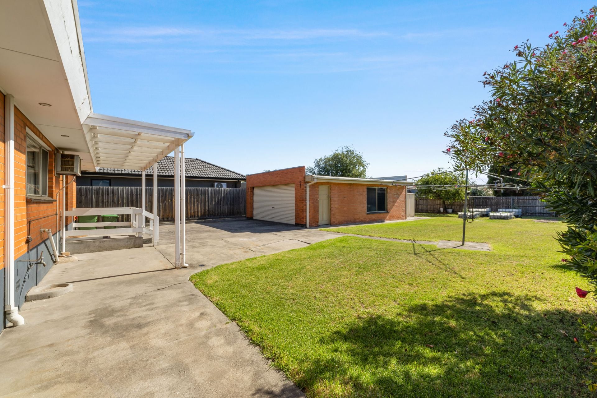 Fabulous Family Classic With Potential Plus