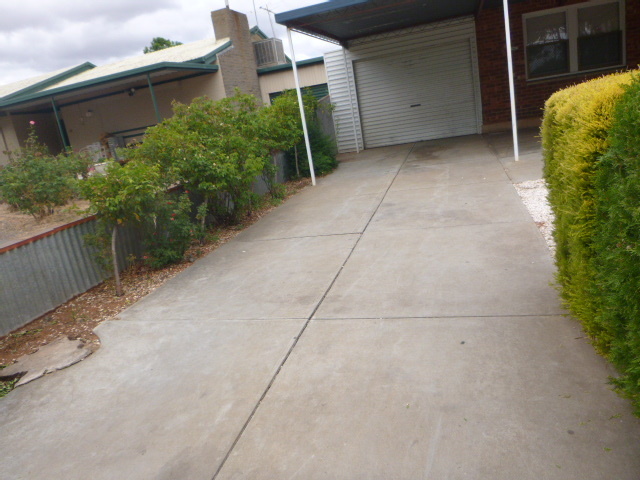 16 Woodfalls Road Elizabeth Vale 5112
