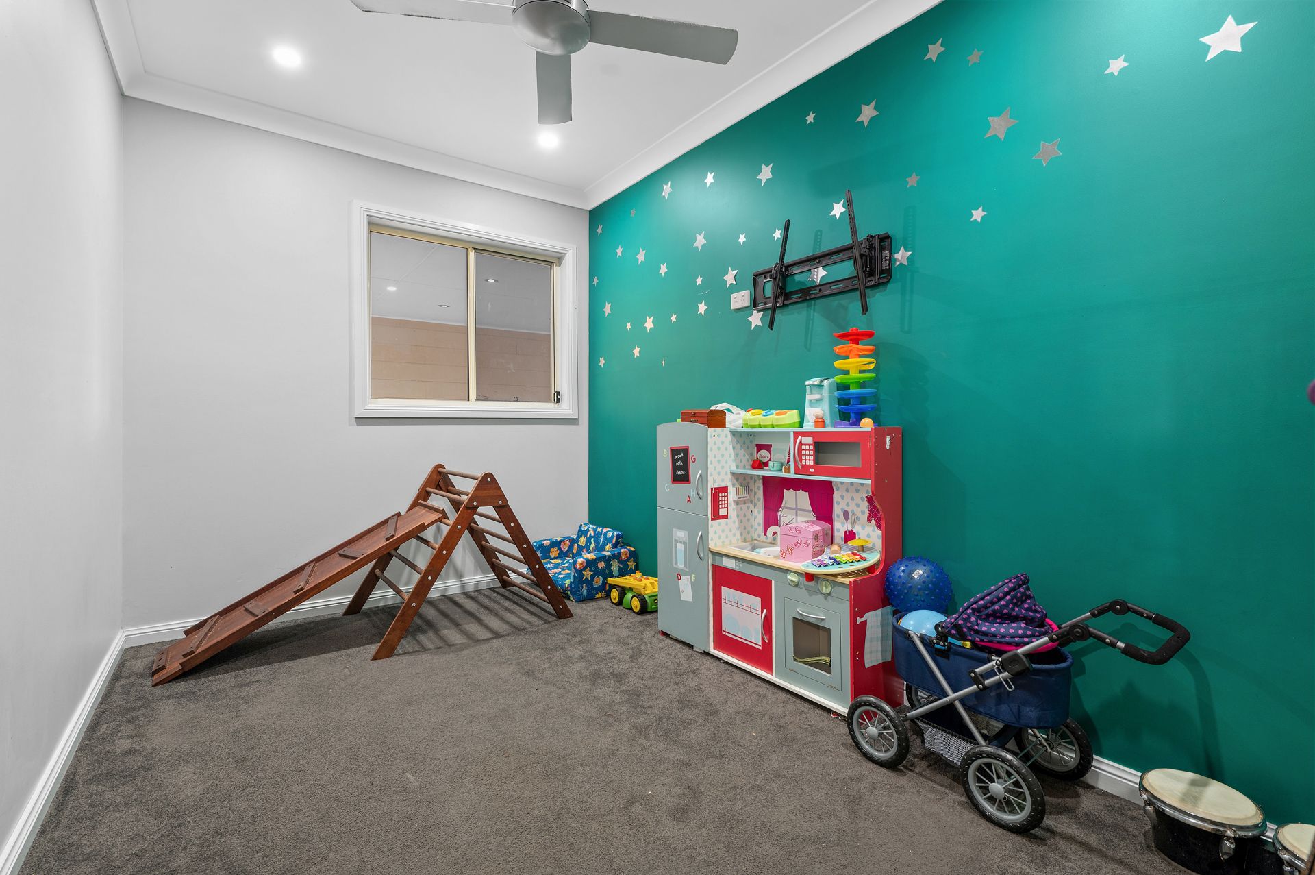 Real Estate For Sale 13 Trenchard Street Heddon Greta , NSW