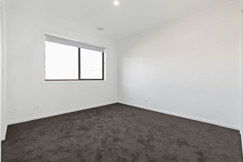 15 Lance Terrace, Cranbourne East