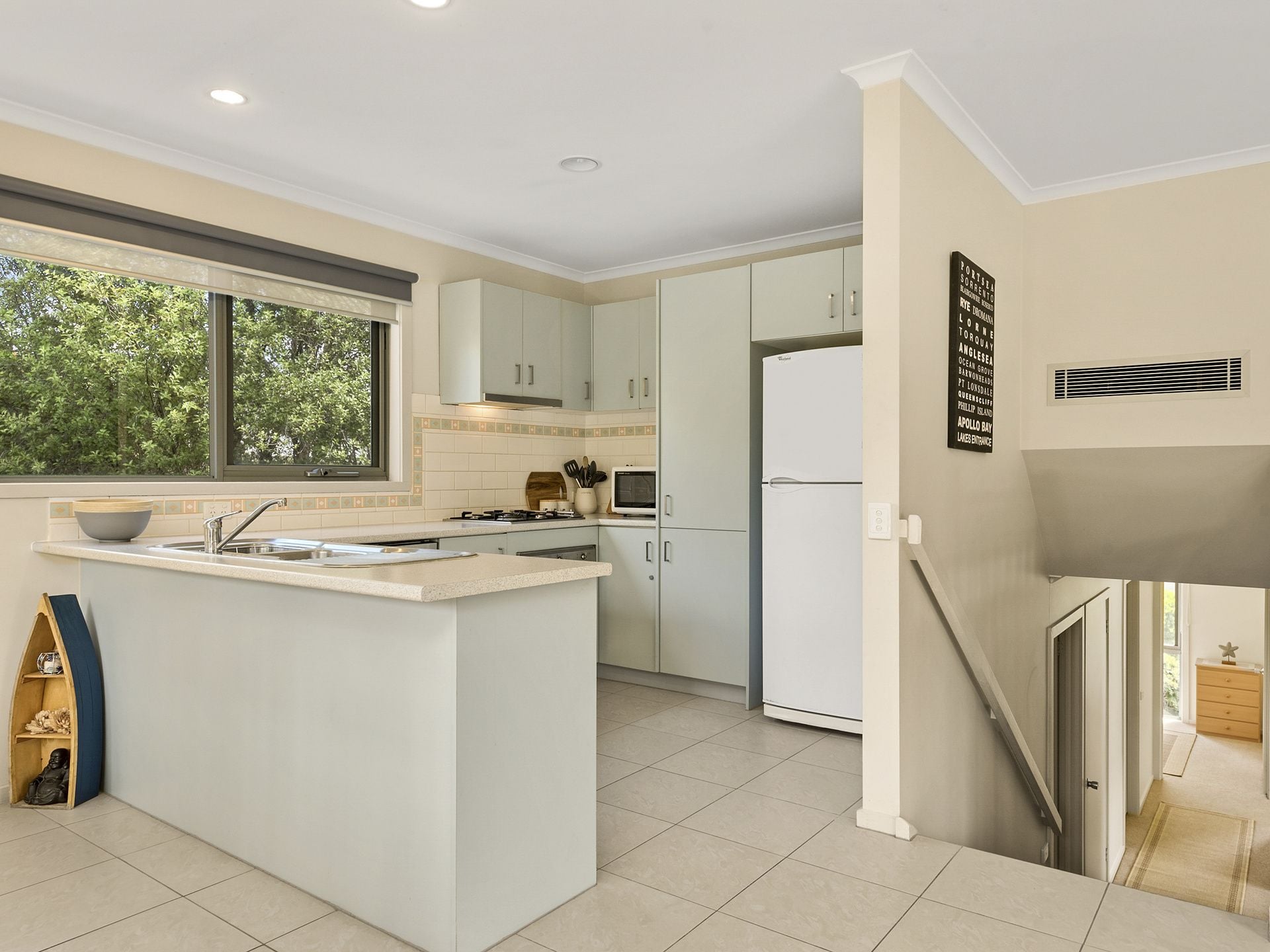 19 Banksia Court, Apollo Bay - Thumbnail 6