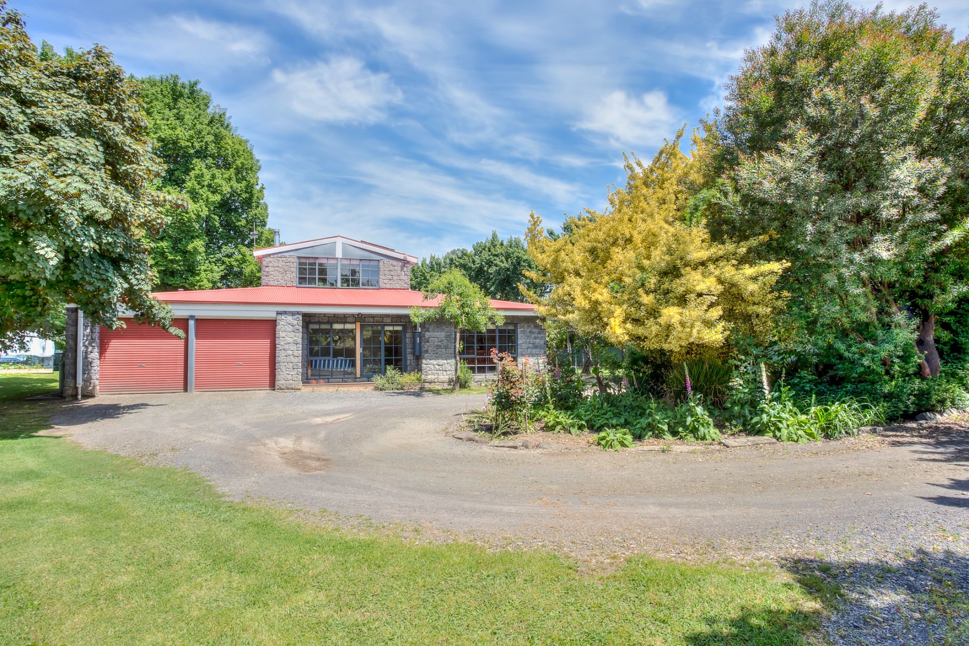 6864 Great Alpine Road Porepunkah Dickens Real Estate