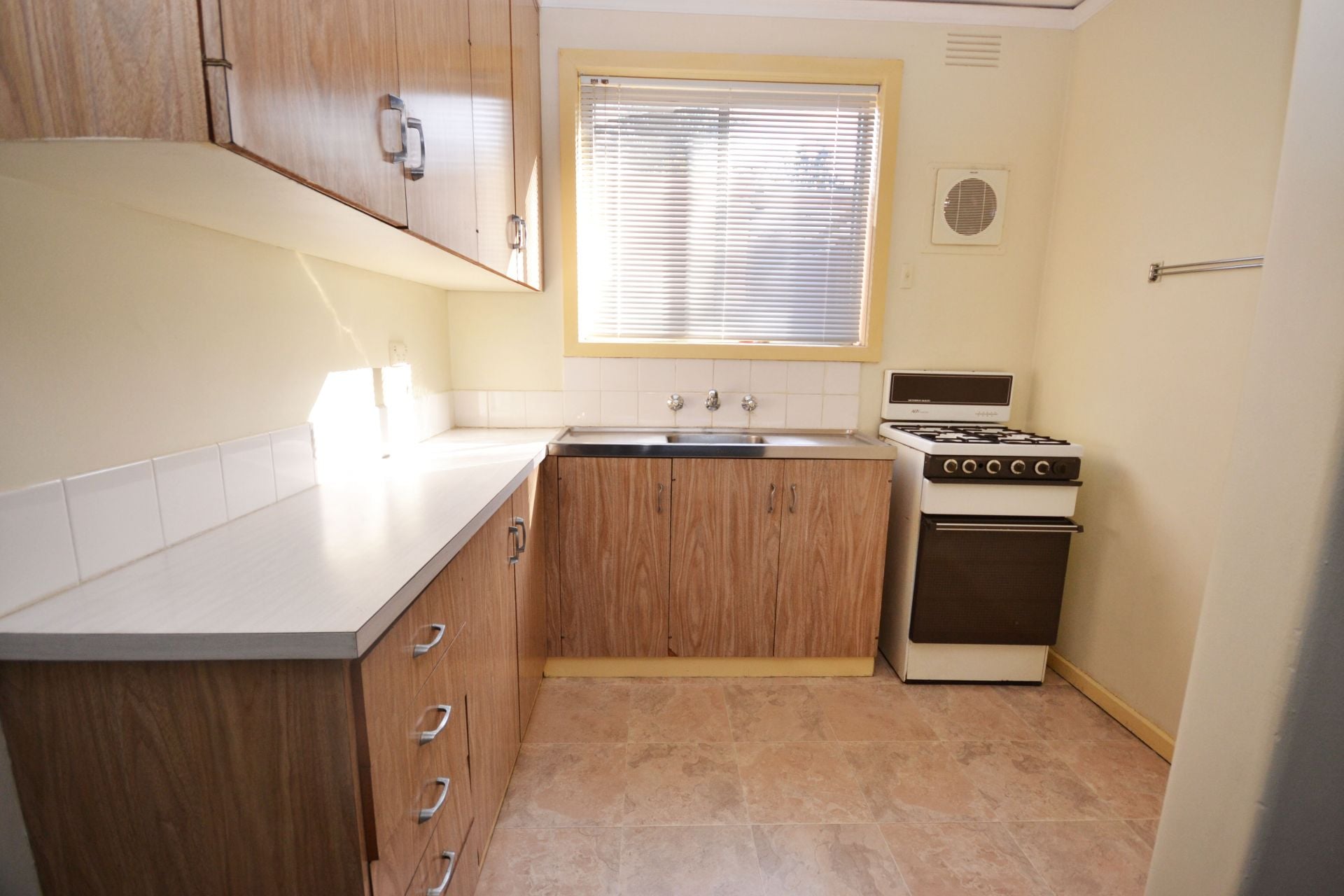 FABULOUS LOCATION & PRICED TO PLEASE