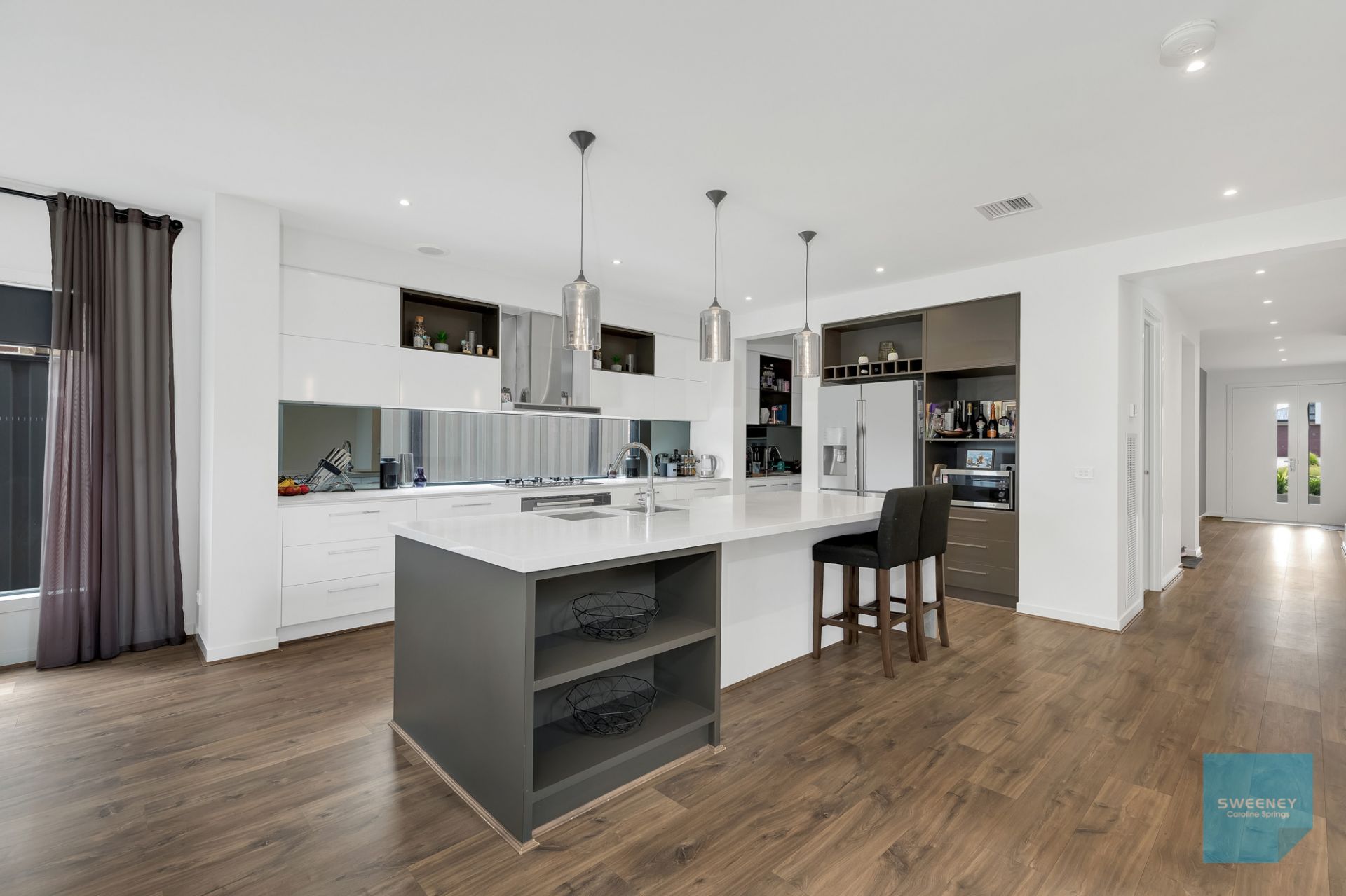 19 Pacific Boulevard, Taylors Hill - Thumbnail 4