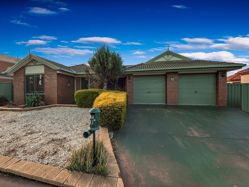 63 Chisholm Drive, Caroline Springs - Thumbnail 2
