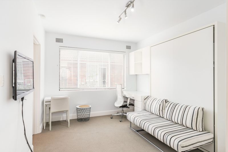 Spacious Sun Drenched Apartment