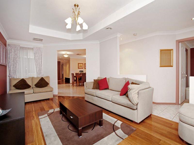 23 Waranga Way, Taylors Hill - Thumbnail 4