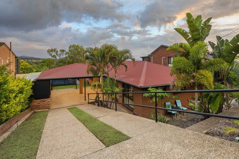 Real Estate For Sale 138 Barbaralla Drive Springwood , QLD