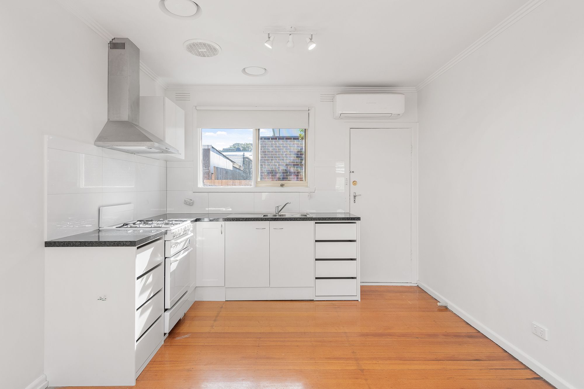 7/10 Peel Street Newport VIC, Newport - Thumbnail 4