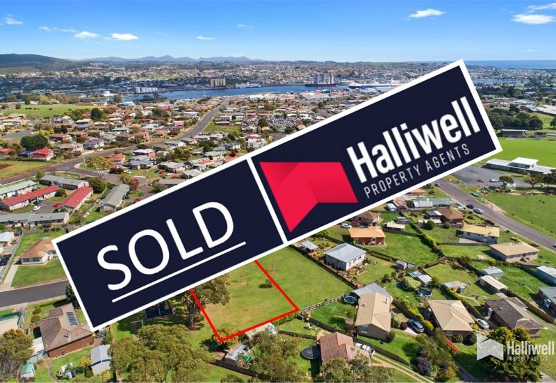 35 Loane Avenue, East Devonport, East Devonport - Thumbnail 2