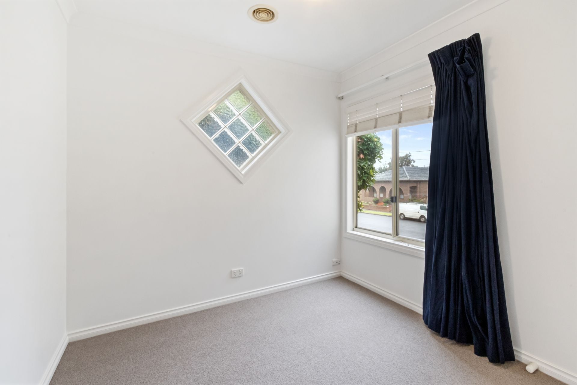 THORNBURY VILLAGE AT YOUR DOORSTEP
