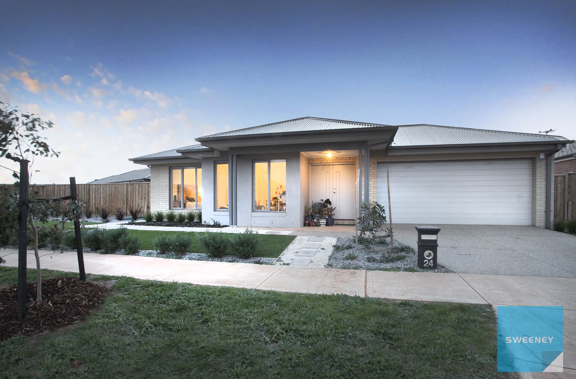 24 Basingstoke Road, Thornhill Park - Thumbnail 2