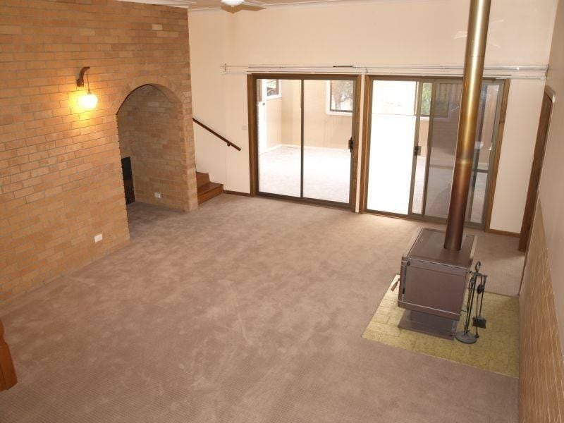 346 Rosemont Road, GOULBURN Goulburn First National Real Estate