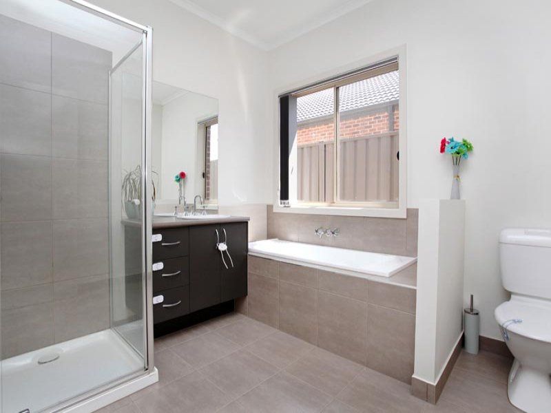 52 Rutherglen Way, Caroline Springs - Thumbnail 7